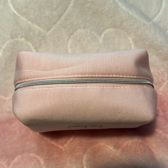 Authentic Super Soft Medium to Large Dior Makeup Bag with CD logo - Picture 4 of 10